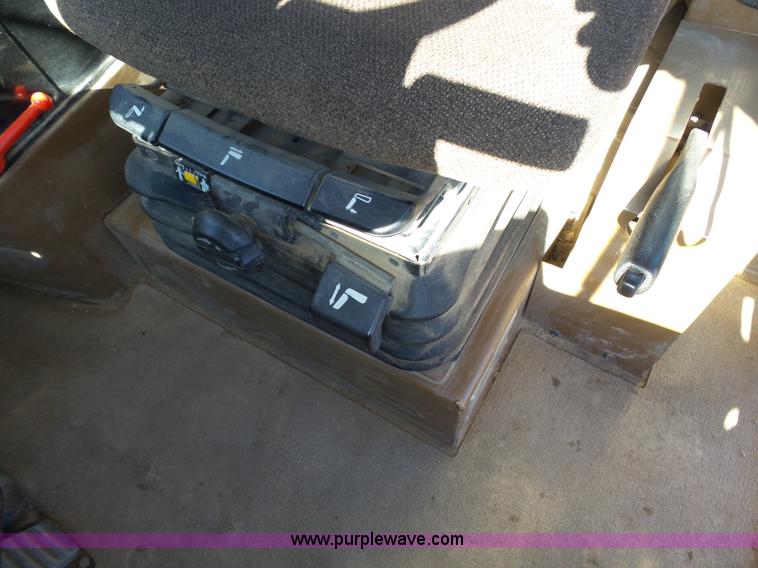 image for item J8298 1996 Caterpillar 928F wheel loader