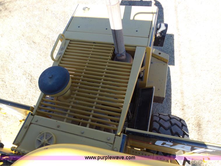 image for item J8298 1996 Caterpillar 928F wheel loader