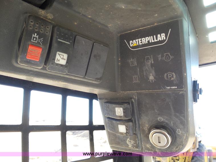image for item J8299 2007 Caterpillar 252B skid steer