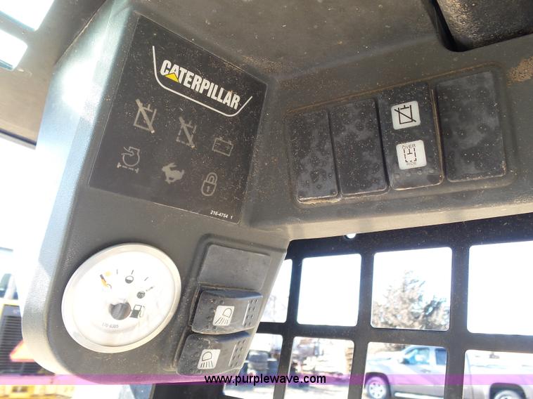 image for item J8299 2007 Caterpillar 252B skid steer
