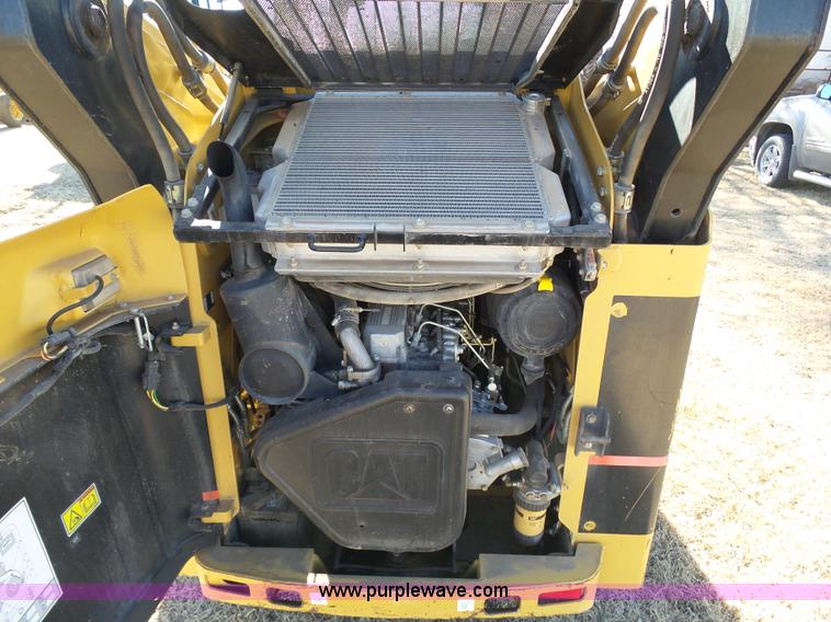 image for item J8300 2007 Caterpillar 252B skid steer