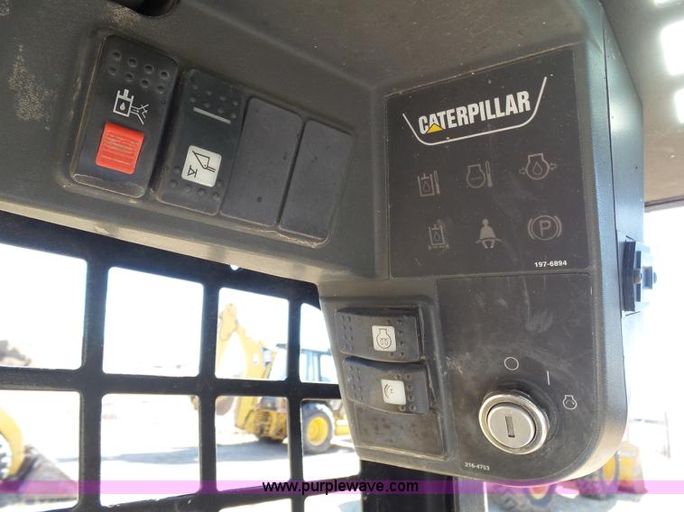 image for item J8300 2007 Caterpillar 252B skid steer