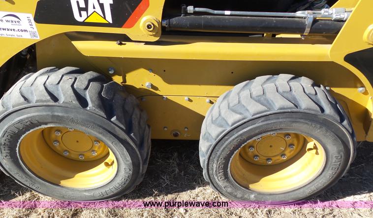 image for item J8301 2012 Caterpillar 226B3 skid steer