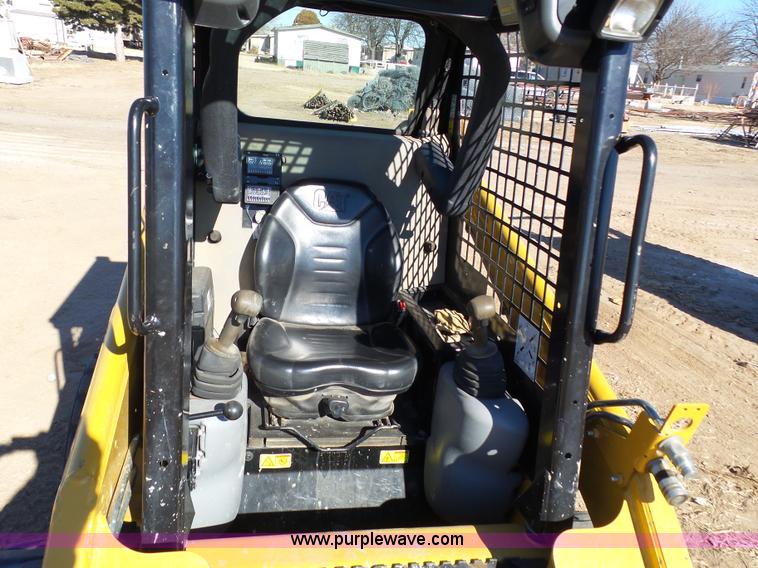 image for item J8301 2012 Caterpillar 226B3 skid steer