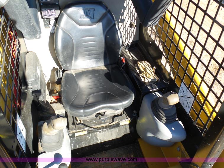 image for item J8301 2012 Caterpillar 226B3 skid steer