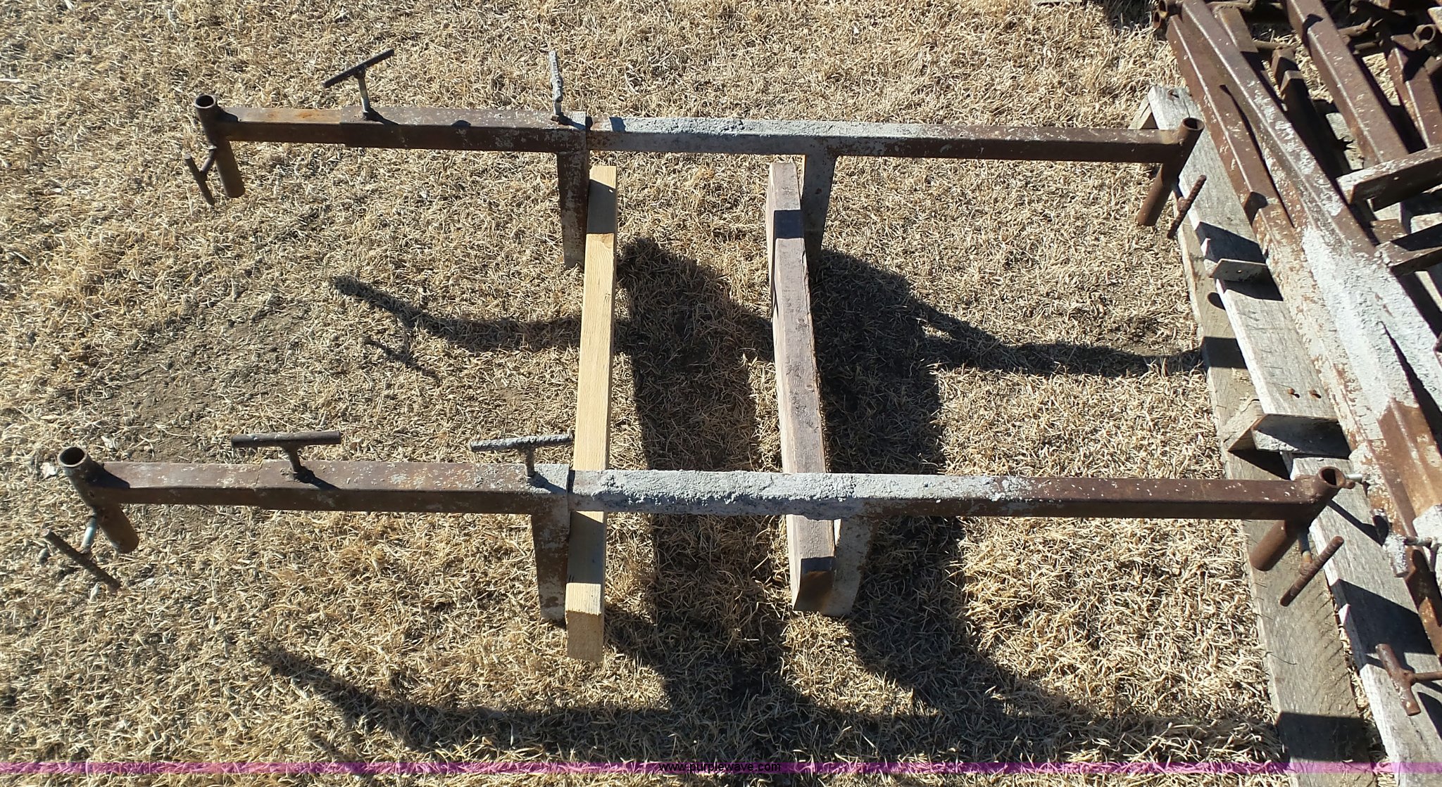 Assorted items in Hugoton, KS | Item J6820 sold | Purple Wave