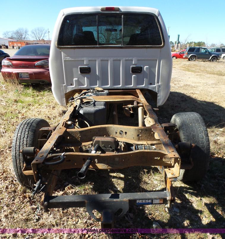 image for item AQ9722 2006 Ford F250 Super Duty Crew Cab pickup truck cab and chassis