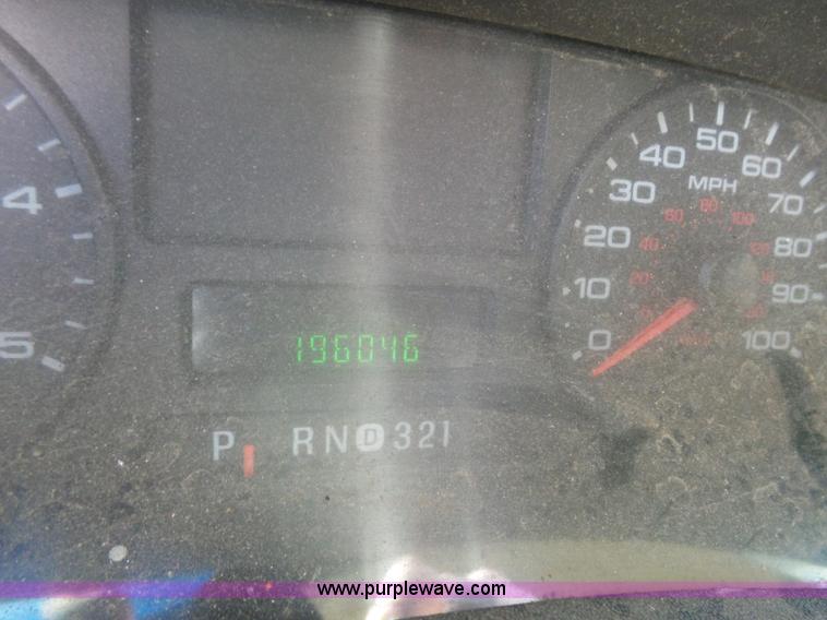 image for item AQ9722 2006 Ford F250 Super Duty Crew Cab pickup truck cab and chassis