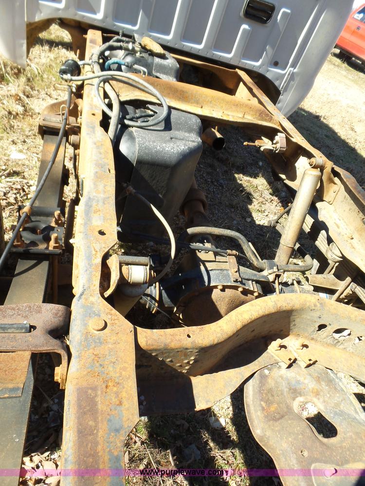 image for item AQ9722 2006 Ford F250 Super Duty Crew Cab pickup truck cab and chassis