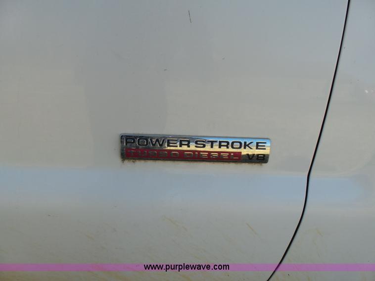 image for item AQ9722 2006 Ford F250 Super Duty Crew Cab pickup truck cab and chassis