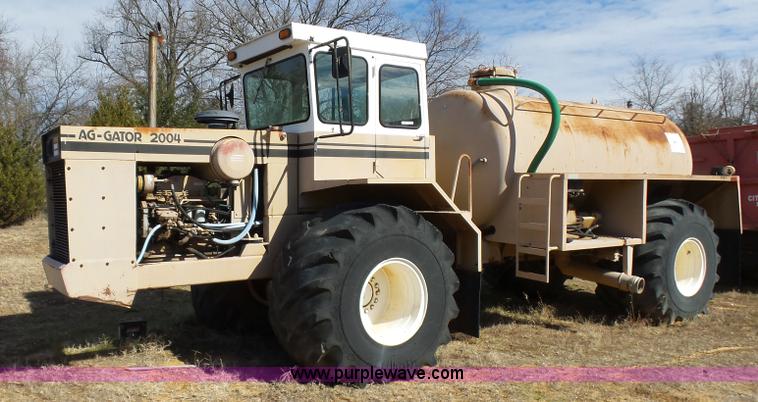 image for item AQ9723 Ag Gator Injactor 2004 self-propelled applicator