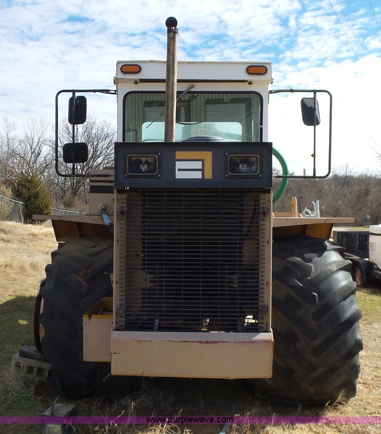 image for item AQ9723 Ag Gator Injactor 2004 self-propelled applicator