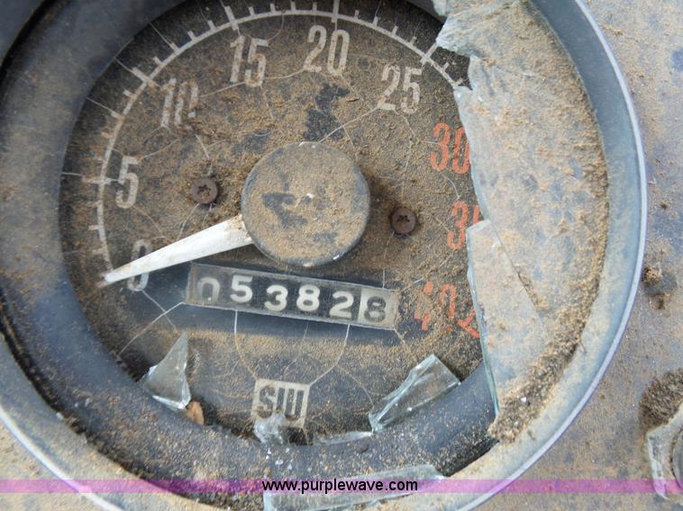 image for item AQ9723 Ag Gator Injactor 2004 self-propelled applicator