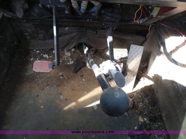 image for item AQ9723 Ag Gator Injactor 2004 self-propelled applicator