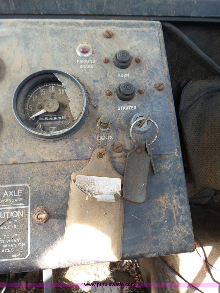 image for item AQ9723 Ag Gator Injactor 2004 self-propelled applicator