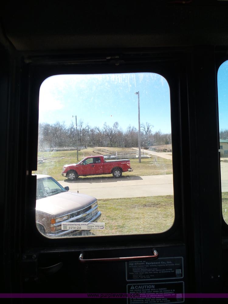 image for item AQ9723 Ag Gator Injactor 2004 self-propelled applicator