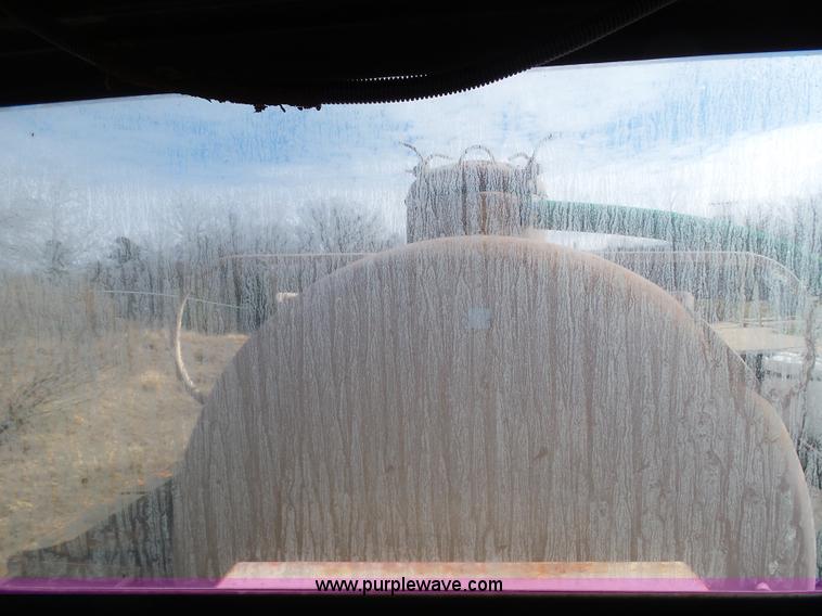 image for item AQ9723 Ag Gator Injactor 2004 self-propelled applicator