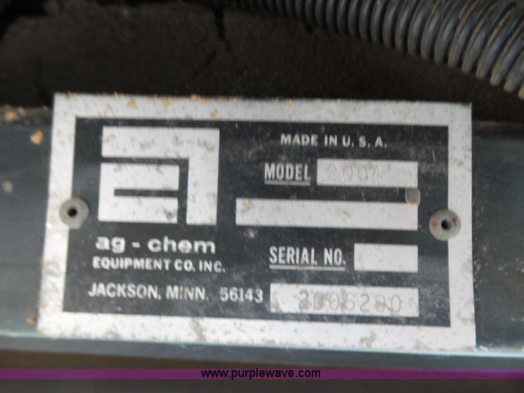 image for item AQ9723 Ag Gator Injactor 2004 self-propelled applicator