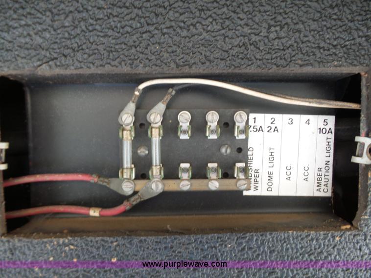 image for item AQ9723 Ag Gator Injactor 2004 self-propelled applicator