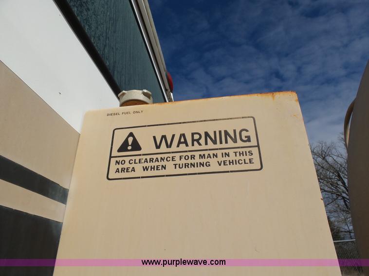 image for item AQ9723 Ag Gator Injactor 2004 self-propelled applicator