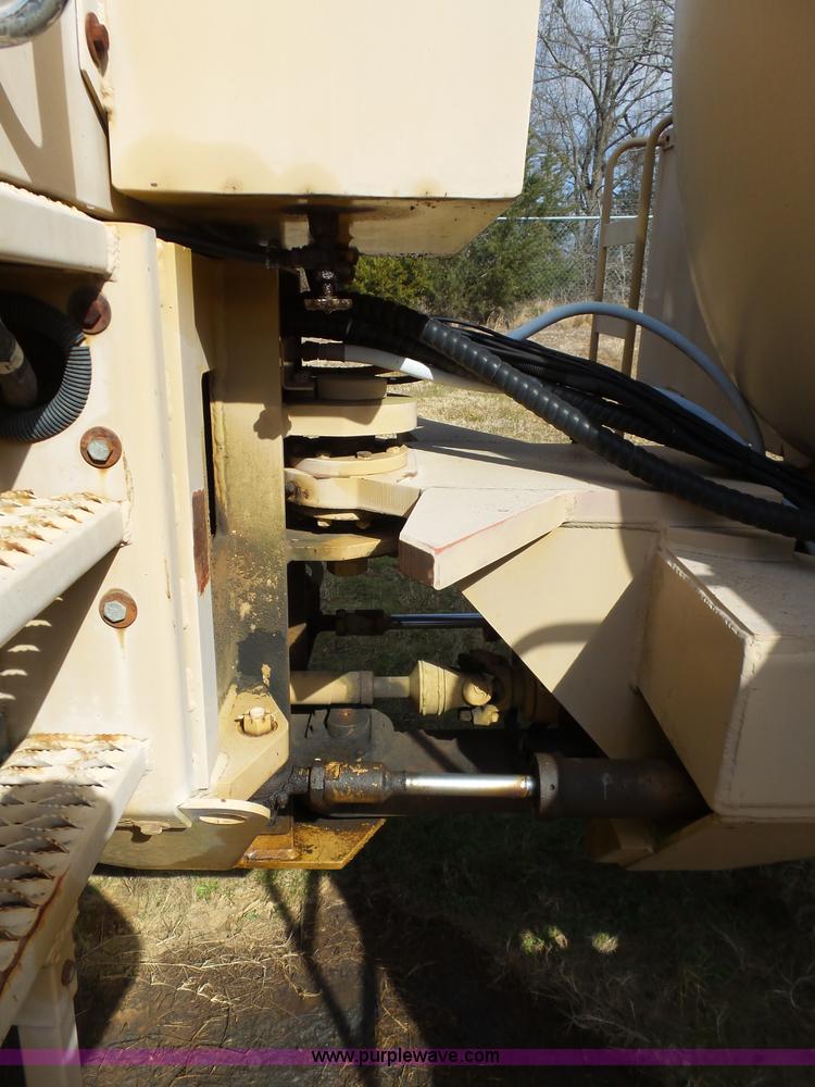 image for item AQ9723 Ag Gator Injactor 2004 self-propelled applicator