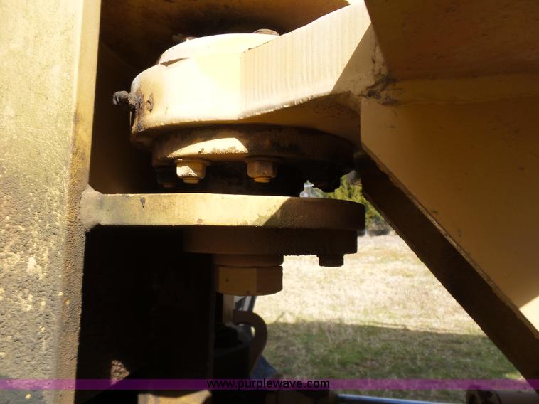 image for item AQ9723 Ag Gator Injactor 2004 self-propelled applicator