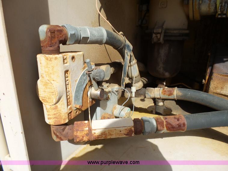 image for item AQ9723 Ag Gator Injactor 2004 self-propelled applicator