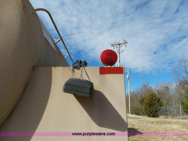 image for item AQ9723 Ag Gator Injactor 2004 self-propelled applicator