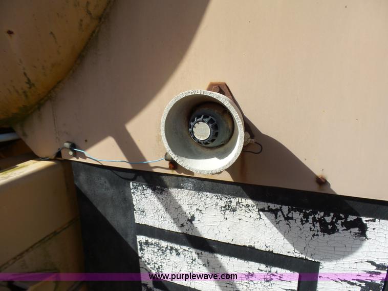 image for item AQ9723 Ag Gator Injactor 2004 self-propelled applicator