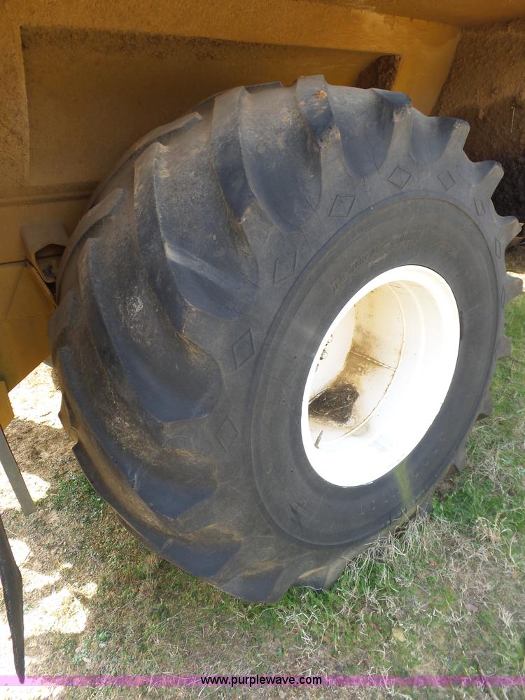 image for item AQ9723 Ag Gator Injactor 2004 self-propelled applicator