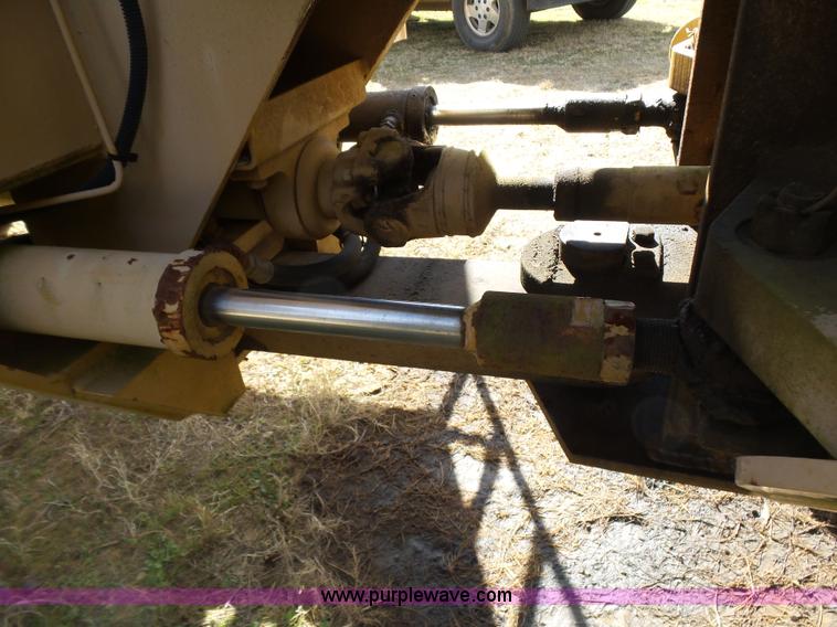 image for item AQ9723 Ag Gator Injactor 2004 self-propelled applicator