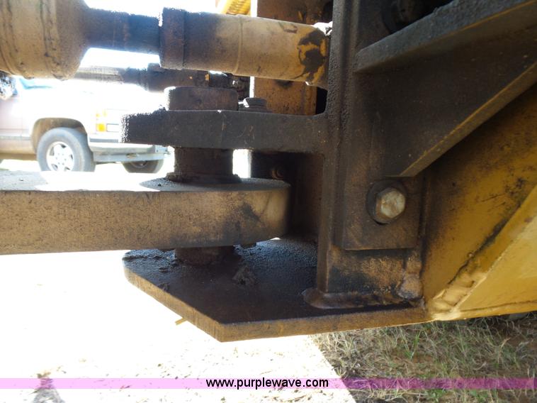 image for item AQ9723 Ag Gator Injactor 2004 self-propelled applicator