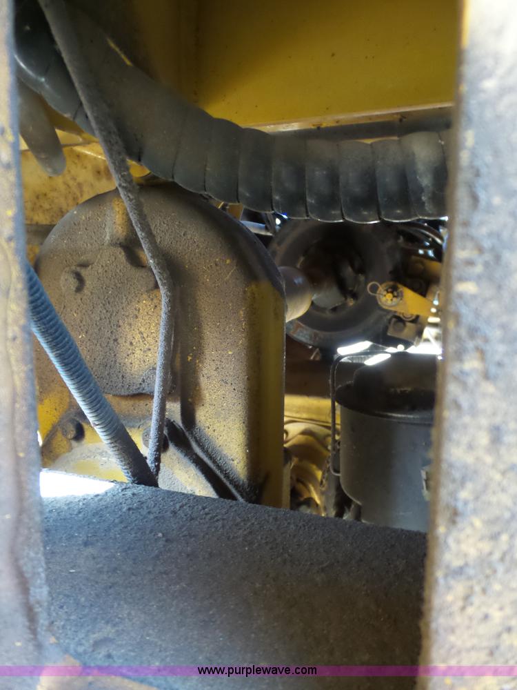 image for item AQ9723 Ag Gator Injactor 2004 self-propelled applicator