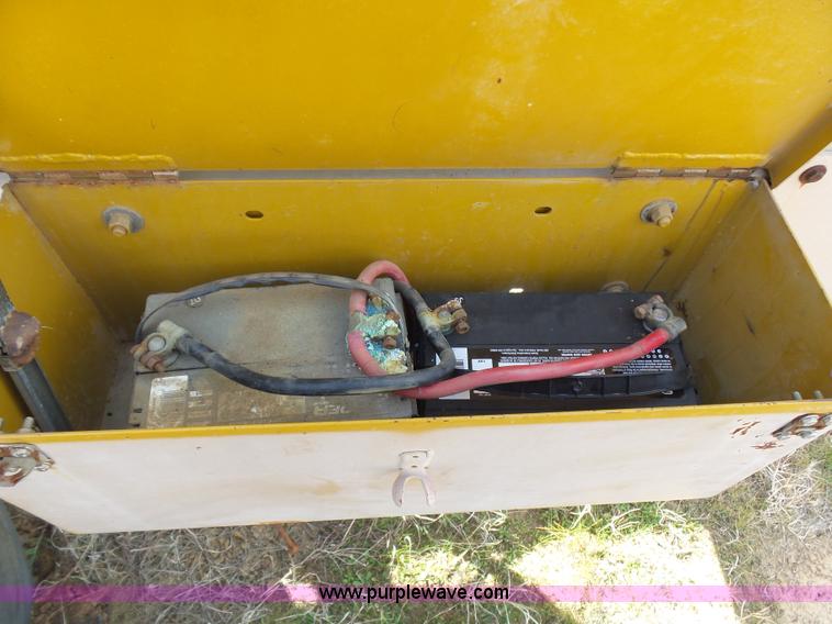 image for item AQ9723 Ag Gator Injactor 2004 self-propelled applicator