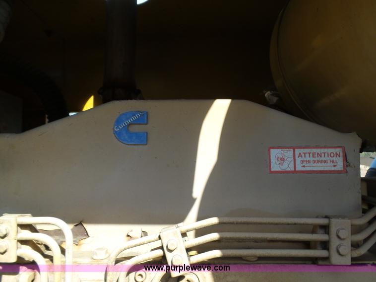 image for item AQ9723 Ag Gator Injactor 2004 self-propelled applicator