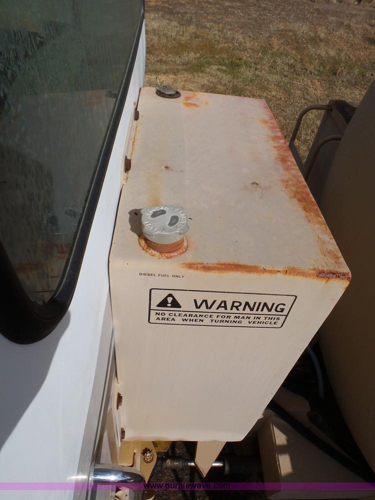 image for item AQ9723 Ag Gator Injactor 2004 self-propelled applicator