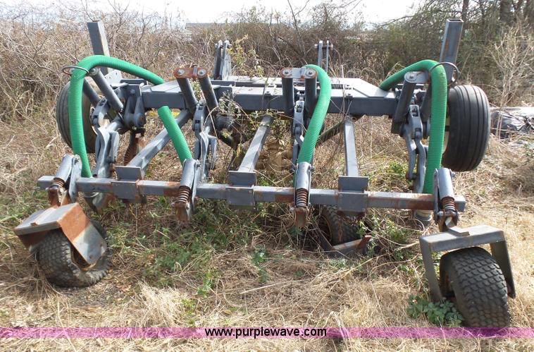 image for item AQ9723 Ag Gator Injactor 2004 self-propelled applicator