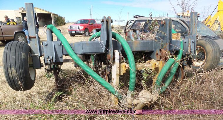 image for item AQ9723 Ag Gator Injactor 2004 self-propelled applicator