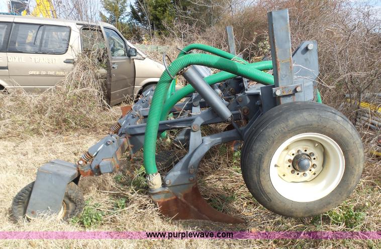 image for item AQ9723 Ag Gator Injactor 2004 self-propelled applicator