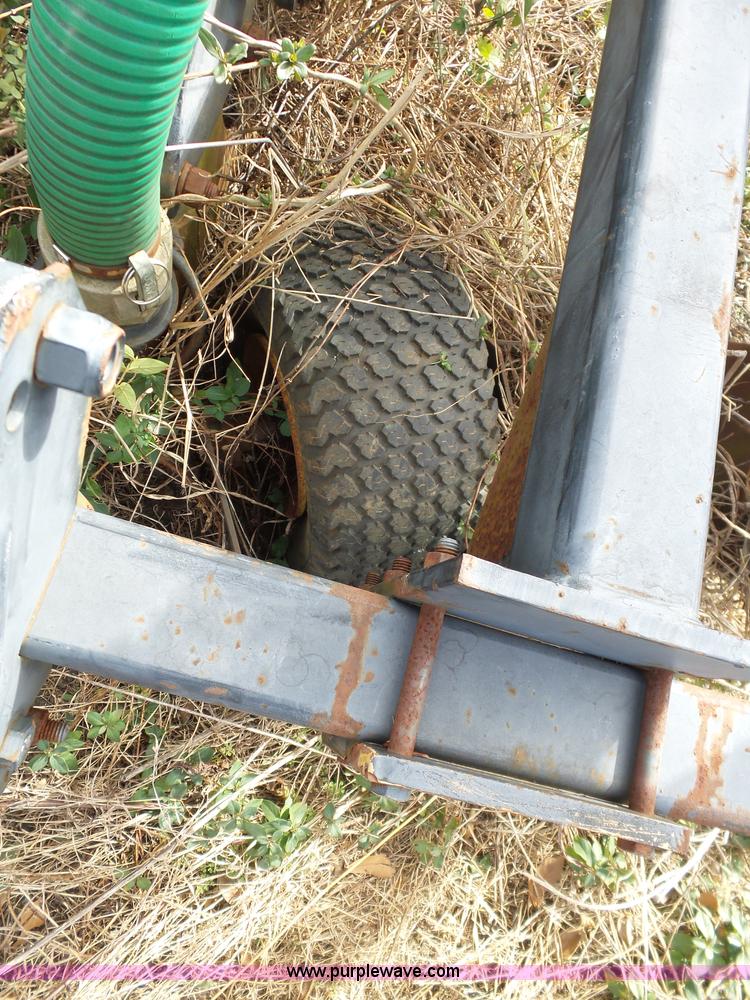 image for item AQ9723 Ag Gator Injactor 2004 self-propelled applicator