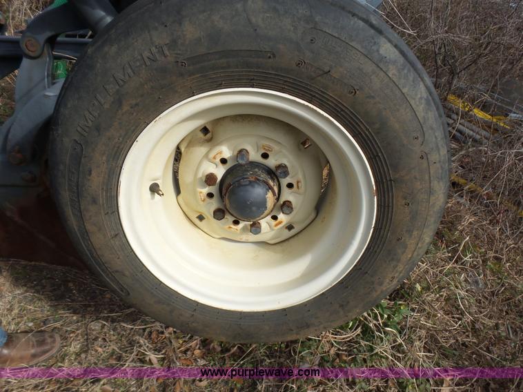 image for item AQ9723 Ag Gator Injactor 2004 self-propelled applicator