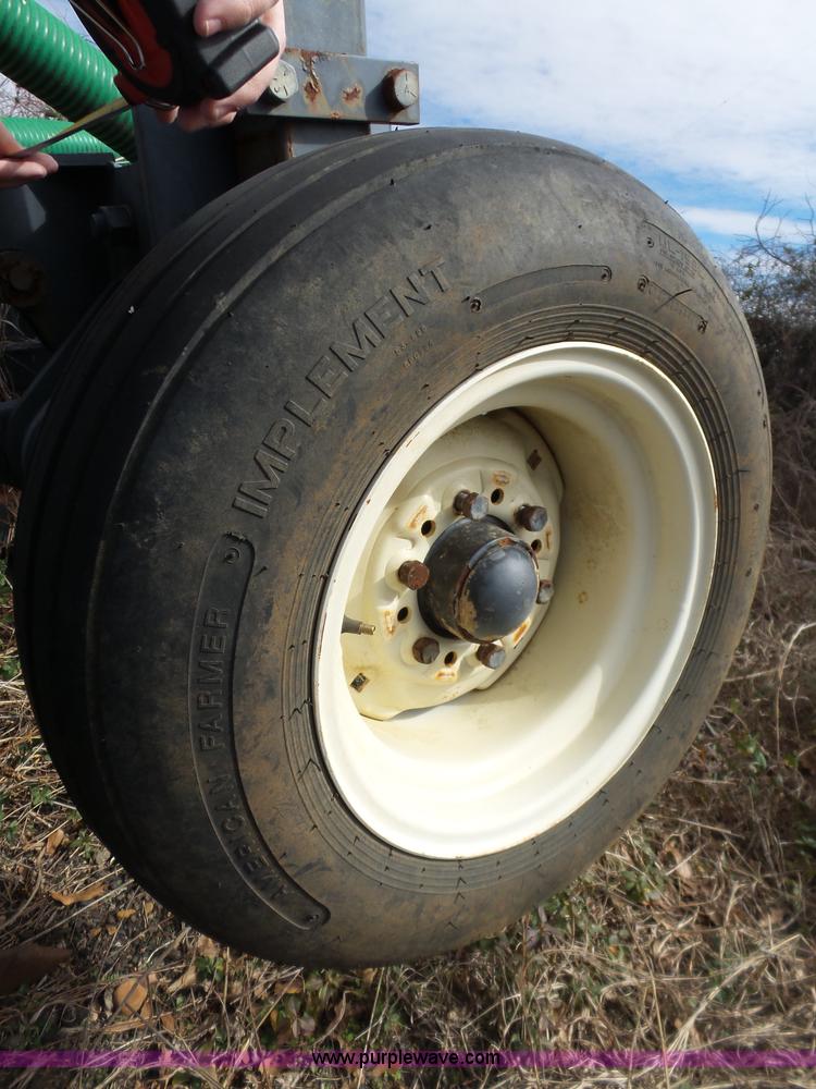 image for item AQ9723 Ag Gator Injactor 2004 self-propelled applicator