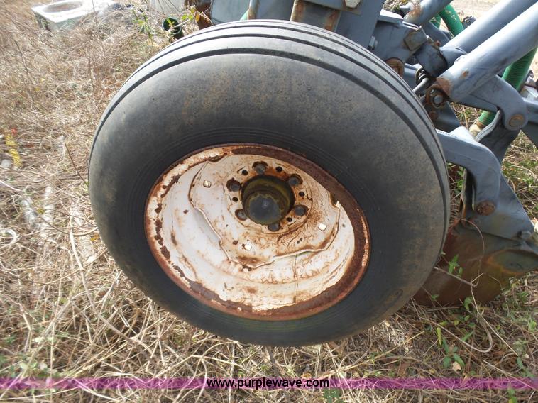 image for item AQ9723 Ag Gator Injactor 2004 self-propelled applicator