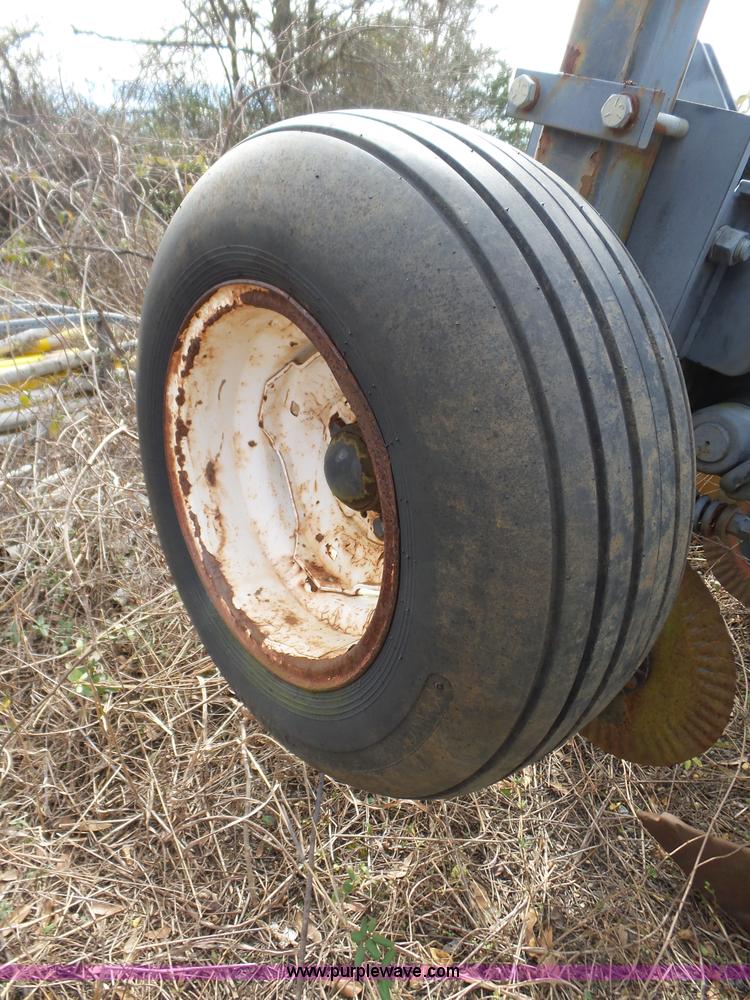 image for item AQ9723 Ag Gator Injactor 2004 self-propelled applicator