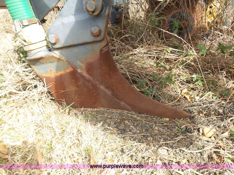 image for item AQ9723 Ag Gator Injactor 2004 self-propelled applicator