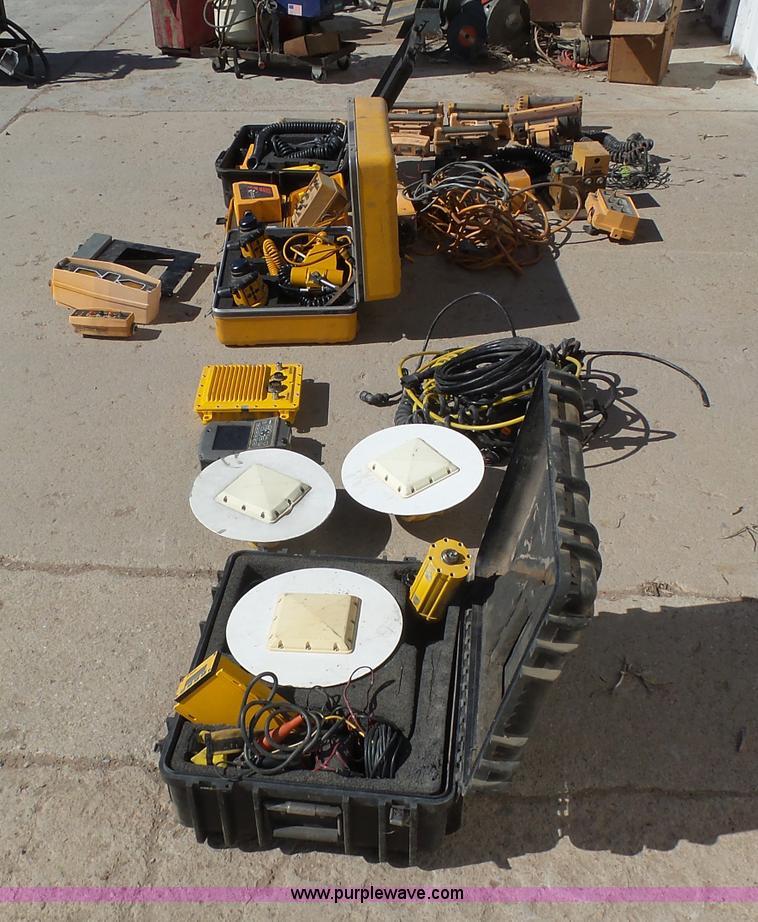 image for item AR9453 Assorted surveying tools