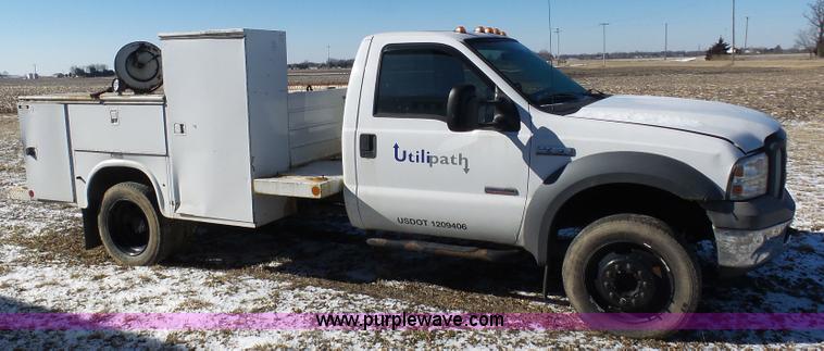 image for item AX9225 2005 Ford F550 service truck