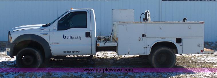 image for item AX9225 2005 Ford F550 service truck