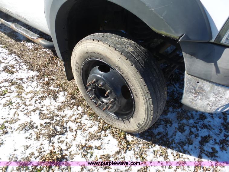 image for item AX9225 2005 Ford F550 service truck
