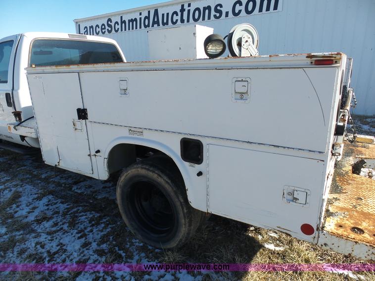 image for item AX9225 2005 Ford F550 service truck